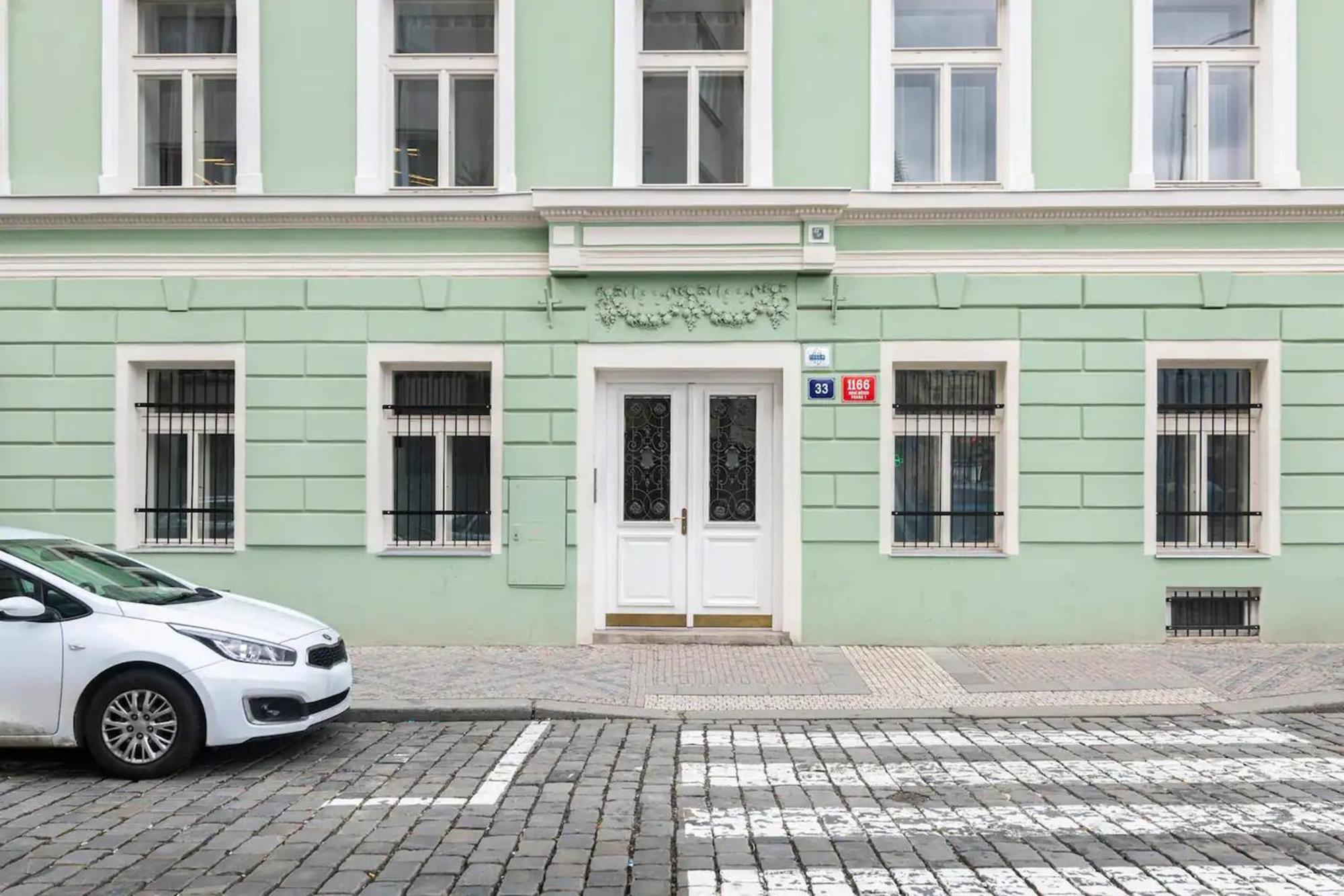 Emerald Apartments Boutique Residence プラハ エクステリア 写真