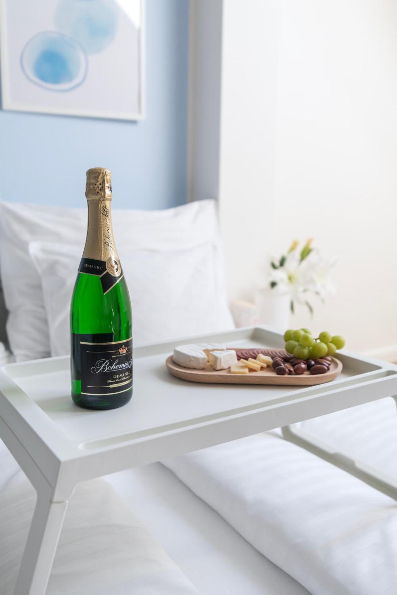 Emerald Apartments Boutique Residence プラハ エクステリア 写真